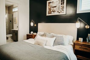 4 habitaciones, escritorio, tabla de planchar con plancha y wifi gratis 