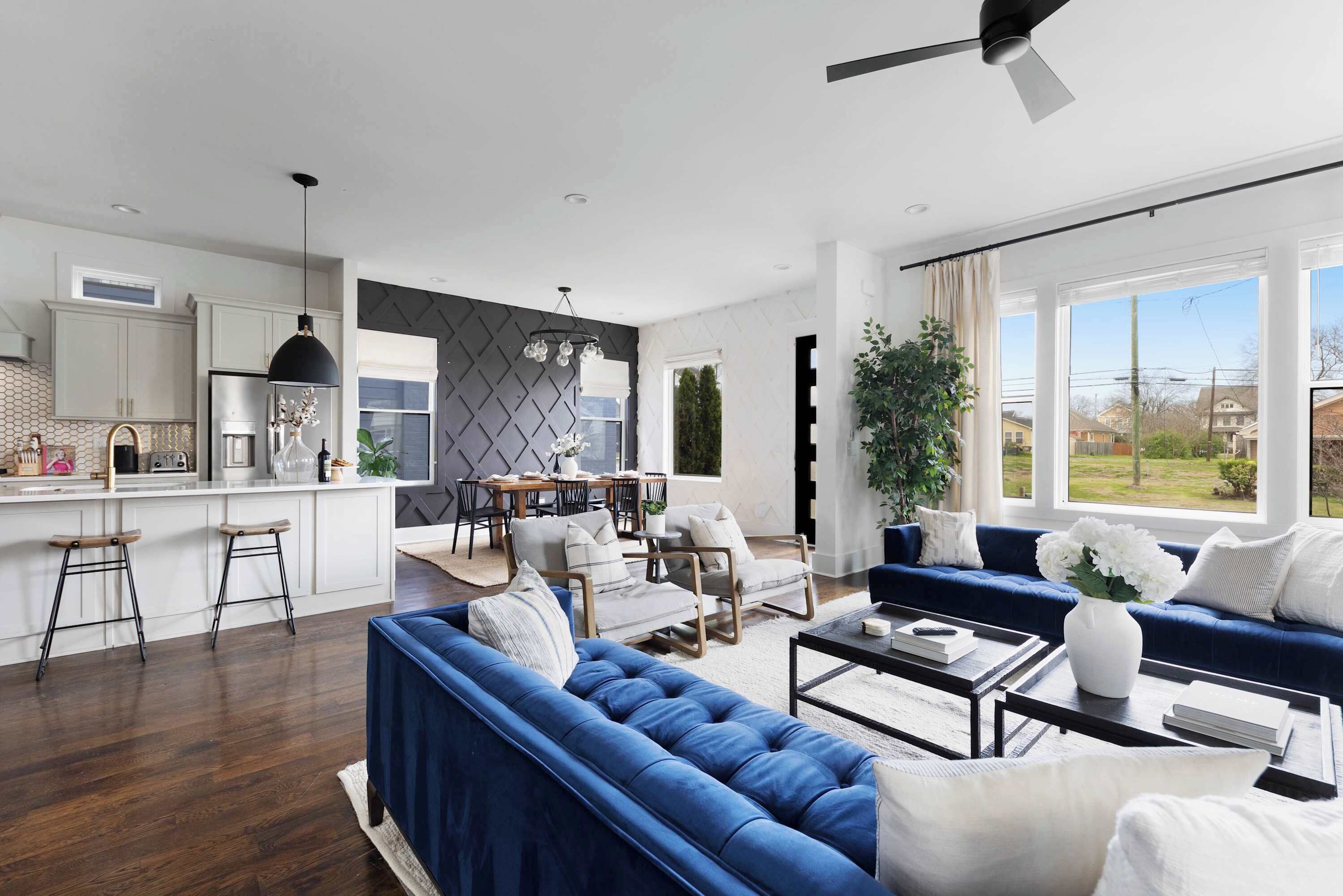 Smart TV, fireplace, ping pong, books