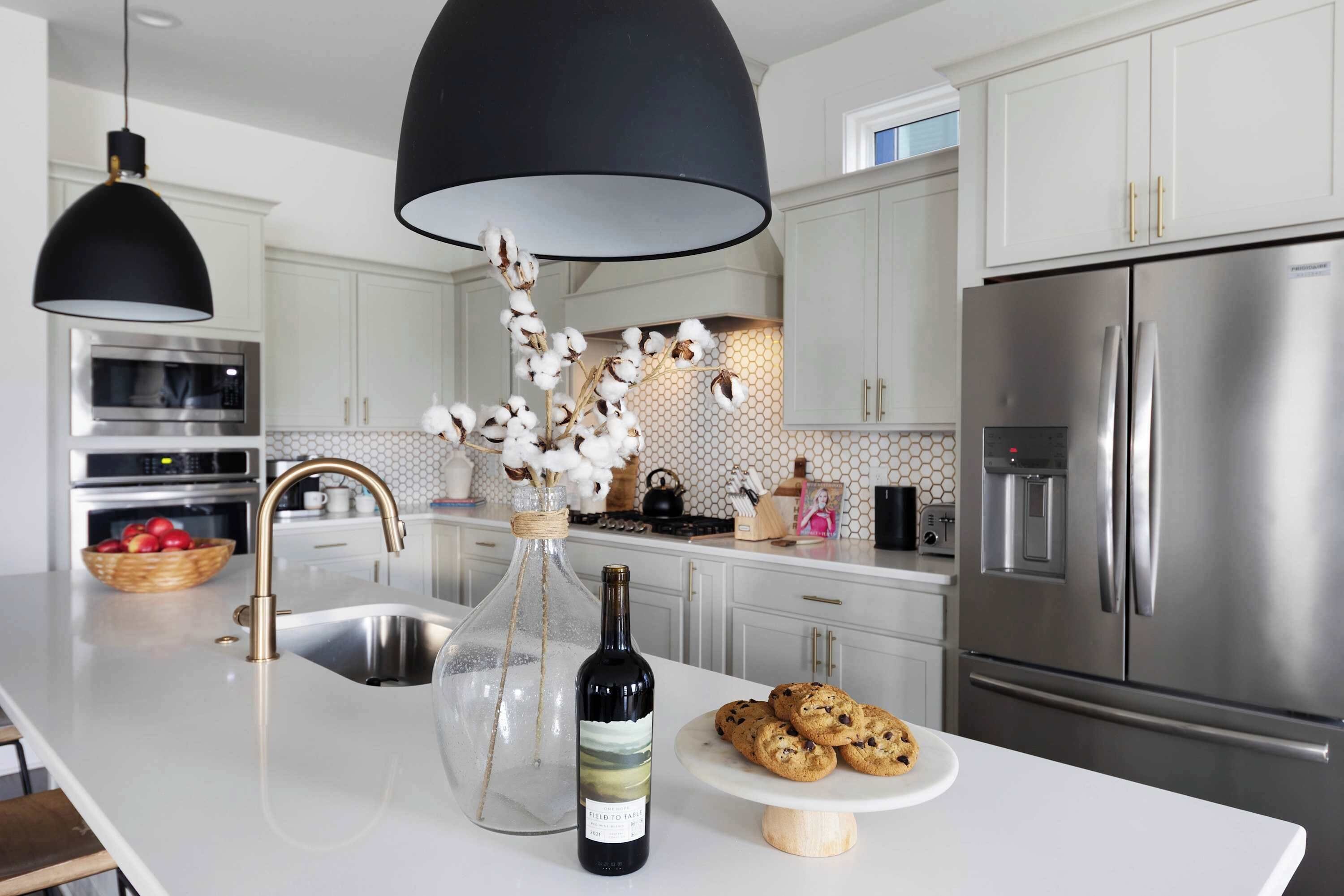 雪櫃、微波爐、焗爐、爐具