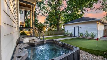 Bain à remous extérieur