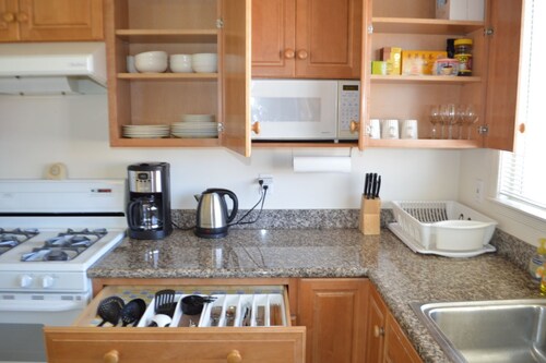 Bright 4 Bedrooms 2 Baths Entire 2nd Floor near Golden Gate Park & Ocean Beach