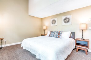 3 عدّة غرف نوم وواي فاي وملاءات أسرّة