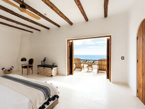 East Cape Panoramic Two Bdrm Suite | 高档床上用品、免费 WiFi、床单