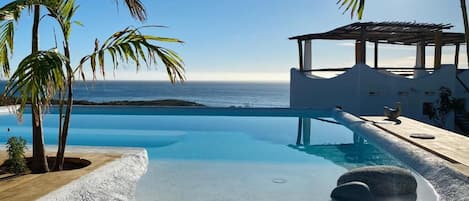 Piscina all'aperto, cabanas (a pagamento)
