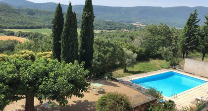Wohnung in der Provence Luberon mit Pool, ideal Familien und Freunden
