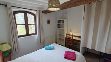 1 bedroom, desk, iron/ironing board, travel cot