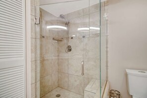 Condo (18120 San Carlos Blvd PH2) | Bahagian luar