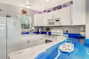 Condo (189 Dakota Ave #2L) | Private kitchen - Speedy Turtle (Fort Myers Beach)