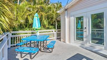 公寓客房 (189 Dakota Ave #2L) | 陽台