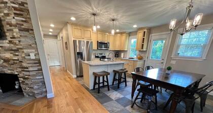 Spacious Renovated Home in Orono, Next to UMaine