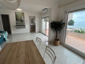 Dining - Beachfront flat AV-11 (Rosas / Roses)