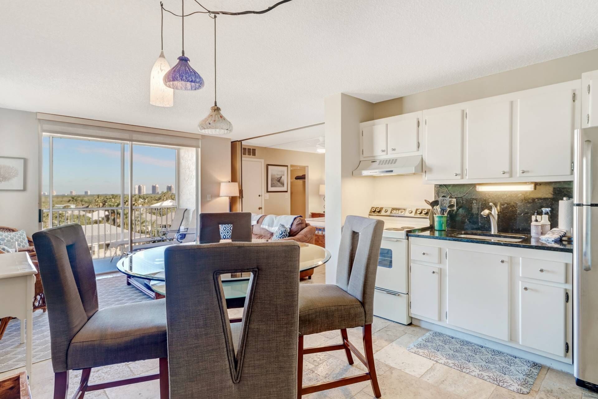 Condo (Beach & Tennis 1604) | Private kitchen
