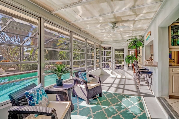 House (220 Albatross St) | Interior