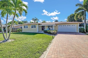 House (220 Albatross St) | Exterior - 220 Albatross St (Fort Myers Beach)