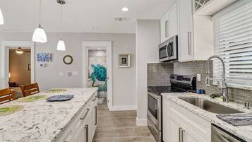 Vila (4836/4838 Esplanade St B-Pool) | Dapur pribadi