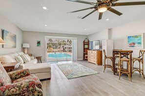 Villa (4836/4838 Esplanade St B-Pool) | Living room | Smart TV - 4836/4838 Esplanade St B-pool (Bonita Springs)