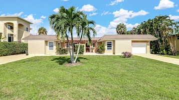 Villa (4836/4838 Esplanade St A) | Unterkunftsgelände