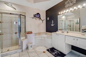 公寓客房 (Lovers Key Resort PH1) | 浴室