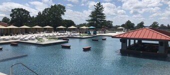 Lake Ozark Condo- Come stay & play!