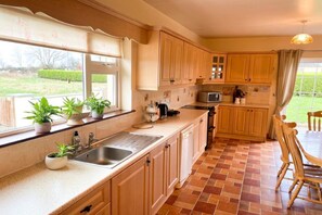 Fridge, microwave, oven, dishwasher - Spacious four-bed property located in Banagher outside Birr. (Banagher on the Shannon)
