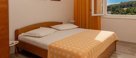 2 slaapkamers, internet, beddengoed