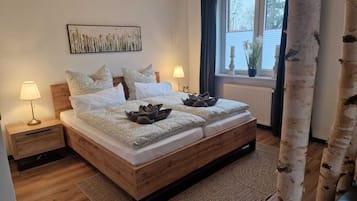 1 bedroom, travel crib, free WiFi, bed sheets