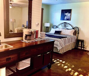 1 chambre, fer et planche à repasser, Wi-Fi gratuit, draps fournis