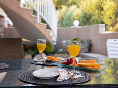Apartments Villa Marijana - One Bedroom Apartment with Terrace and Garden View
