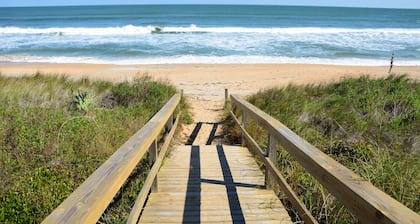Direct Private Beach Access - Newly Renovated Condo - Heated Pool