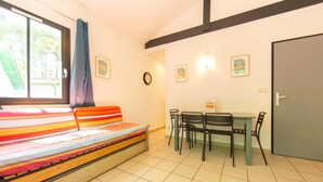 Unclassified image, 4 of 28, button - Maisonnette St Brice 44 for 5 persons (Arès)