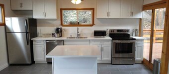 Mt. Pinos adjacent Mountain Cabin