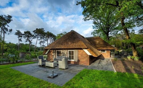 Sprielderbosch 27 Luxury holiday home on a holiday park in the Veluwe