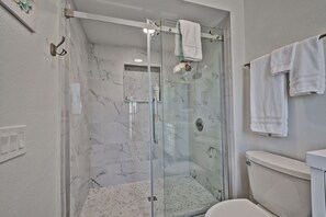 Handtücher, Seife, Shampoo