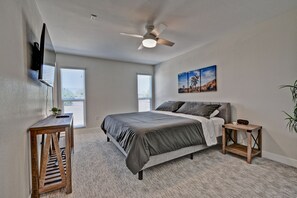 3 bedrooms, desk, WiFi