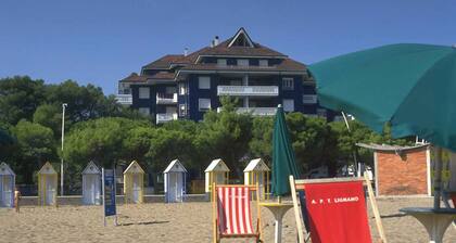 Ferienwohnung mit Balkon, Klimaanlage und Internet