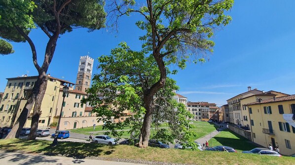 Property grounds - Apartment in Lucca with 2 bedrooms sleeps 4 (Lucca)