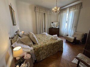 2 bedrooms, travel cot, free WiFi - Apartment in Lucca with 2 bedrooms sleeps 4 (Lucca)