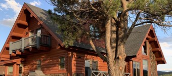                RALLY DATES OPEN!  Sturgis Cabin-Motorcycle Parking & sleeps 6-8