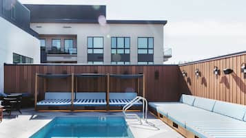 Outdoor pool, pool loungers