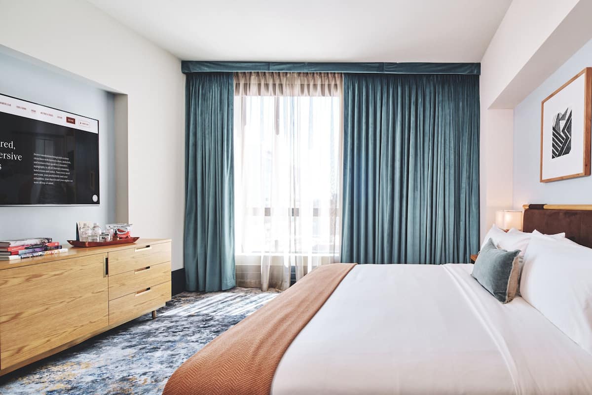 1 habitación, ropa de cama de alta calidad y minibar