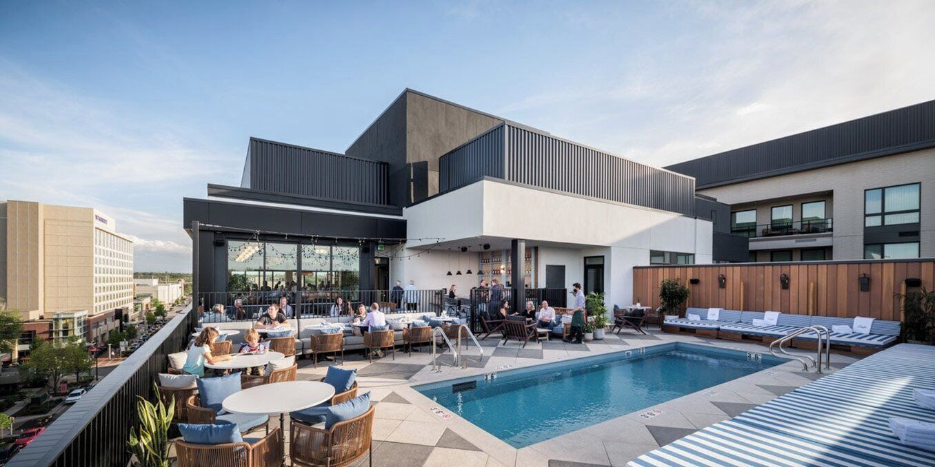 Outdoor pool, pool loungers