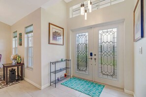 Casa (124 SE 28th Ter) | 3 habitaciones y wifi gratis