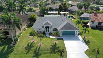 House (1520 SW 43rd St) | Property grounds