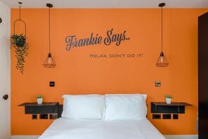 1 habitación, tabla de planchar con plancha, wifi y ropa de cama 