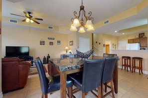 Apartment (16165 Via Solera Cir #101) | Eigene Küche