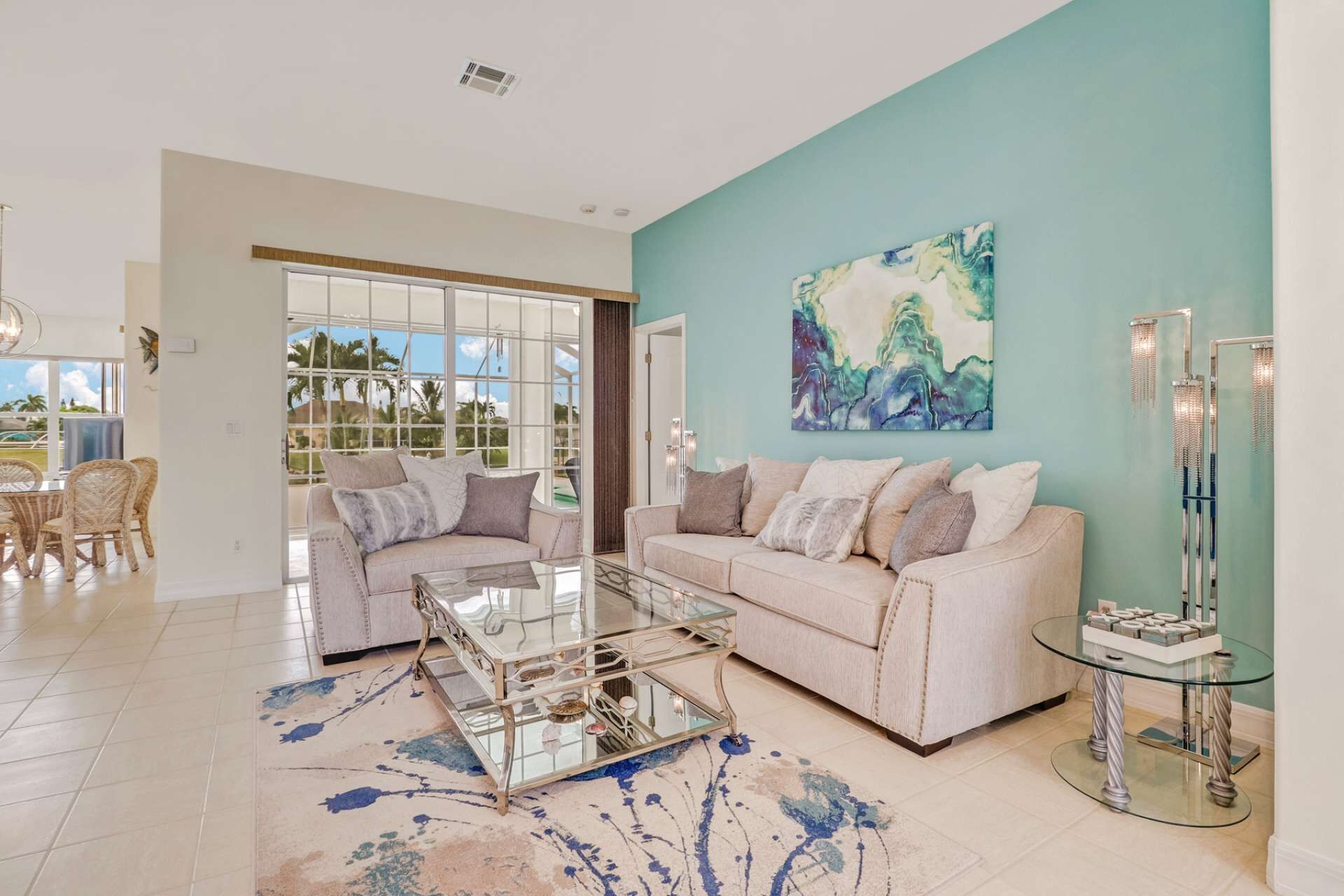 House (1226 SE 20th ST) | Living room | Smart TV