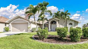 House (2721 SW 42nd LN) | Exterior