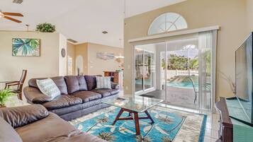 Huis (2721 SW 42nd LN) | Woonkamer | Televisie