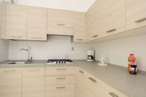 Kühlschrank, Herdplatte