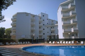 Pool - Holiday apartment with air conditioning and pool (Lignano)